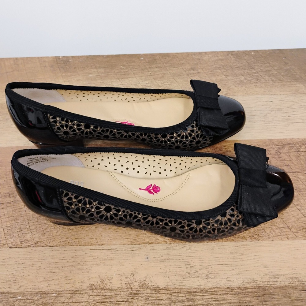 Ros Hommerson Trisha Womens Black Patent Leather Flowers Bow Dressy Flats 6N - Picture 6 of 10